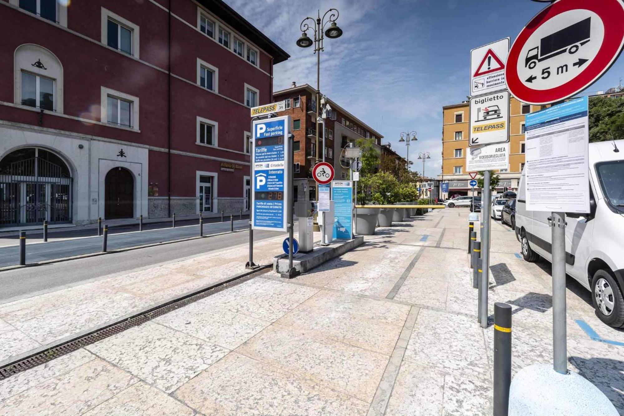 Arena Suite Mazzini Verona Centro Exterior foto